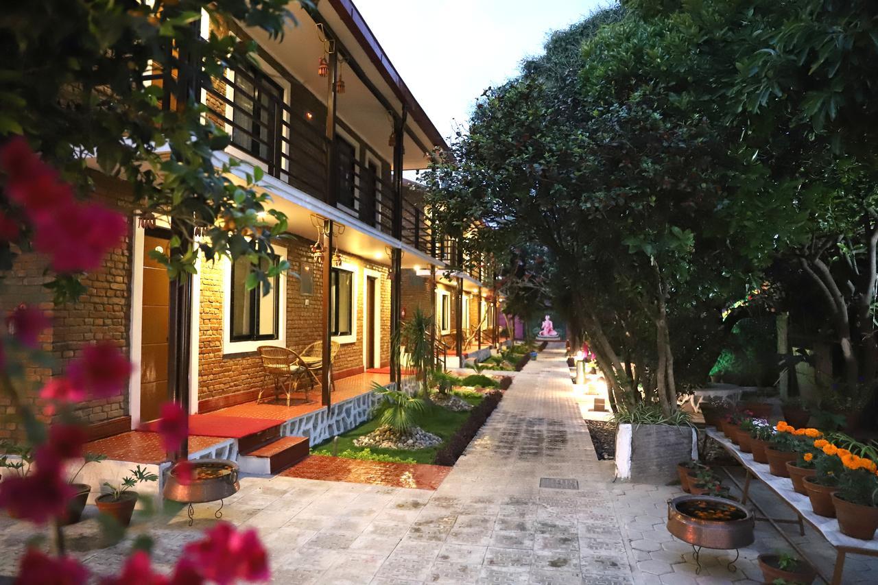 Nepal Cottage Resort Катманду Экстерьер фото