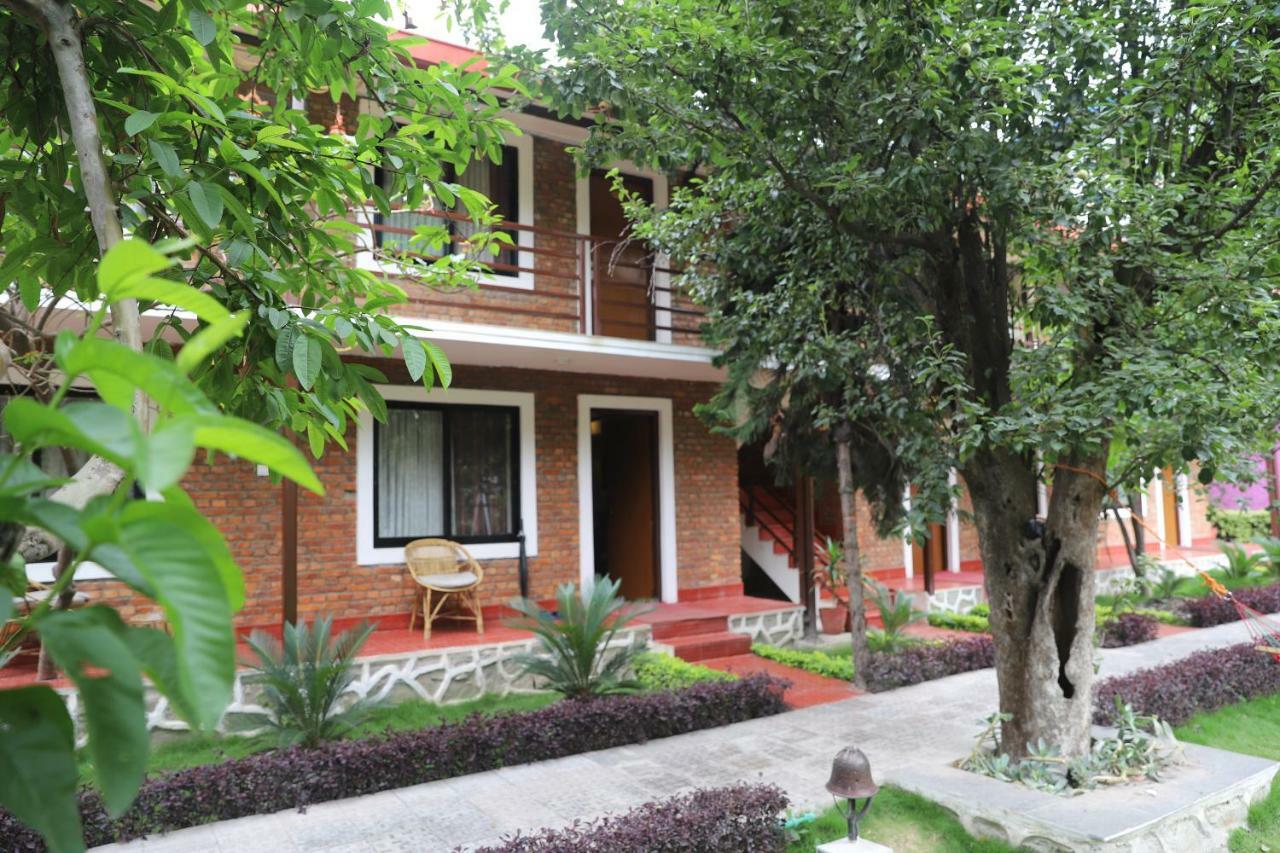 Nepal Cottage Resort Катманду Экстерьер фото