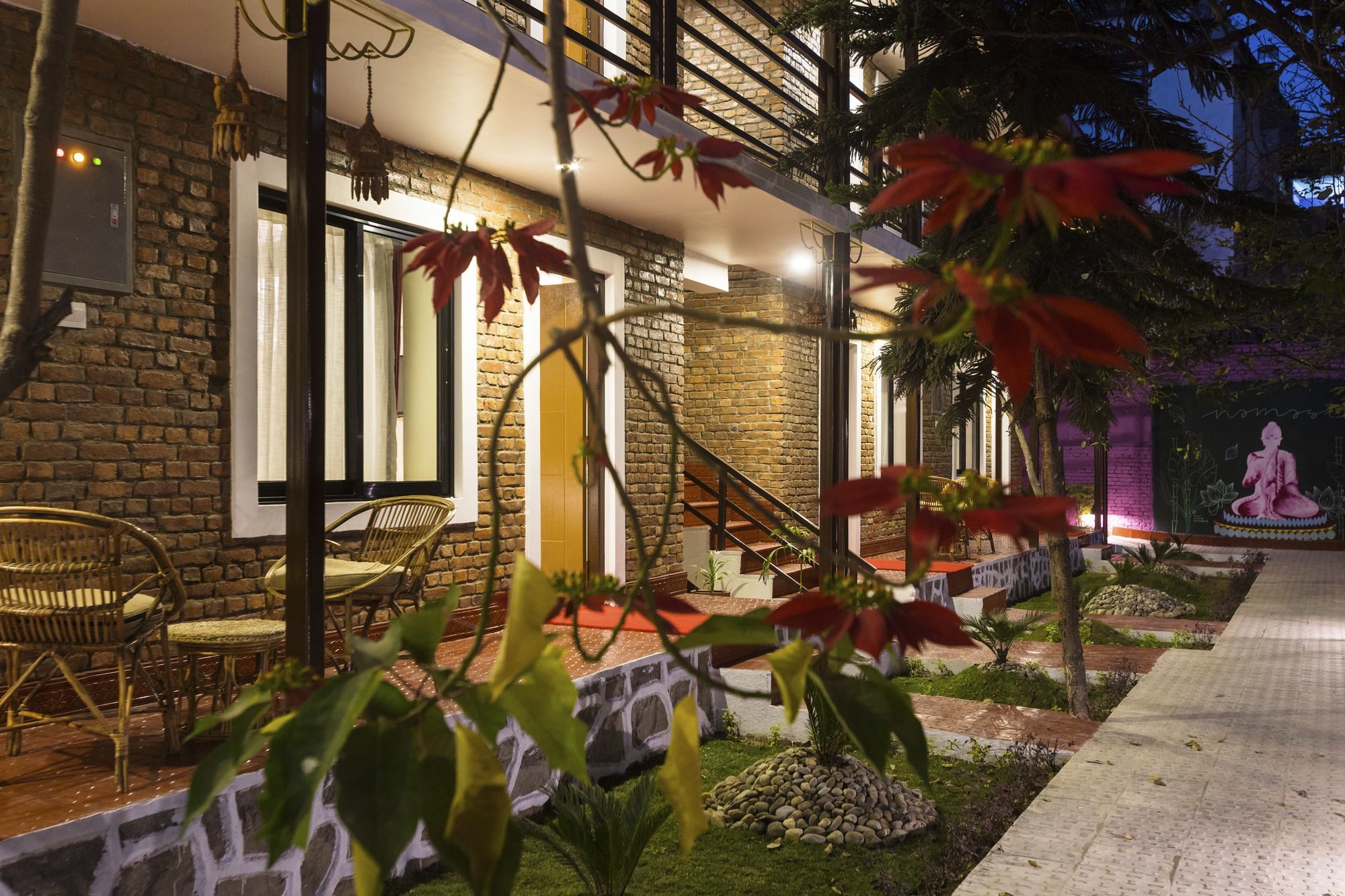 Nepal Cottage Resort Катманду Экстерьер фото